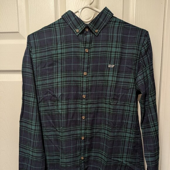 Vineyard Vines button down - Picture 1 of 3